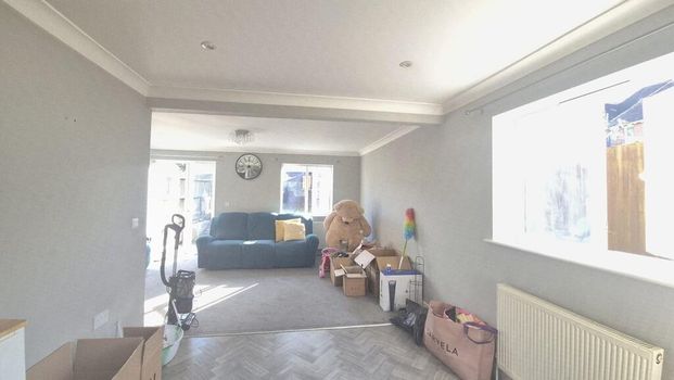 3 bedroom semi-detached house to rent - Photo 1