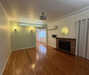 WELL PRESENTED FAMILY HOME WITH INGROUND POOL! - Photo 3