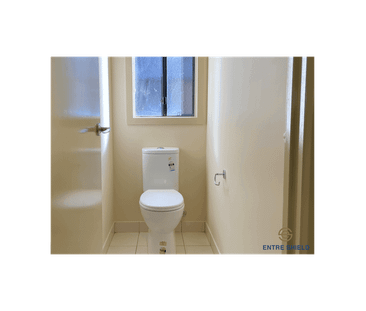 Perfect for almost any family to move-in! Great location in Truganina！ - Photo 5
