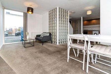 3 bedroom terraced house to rent - Photo 3