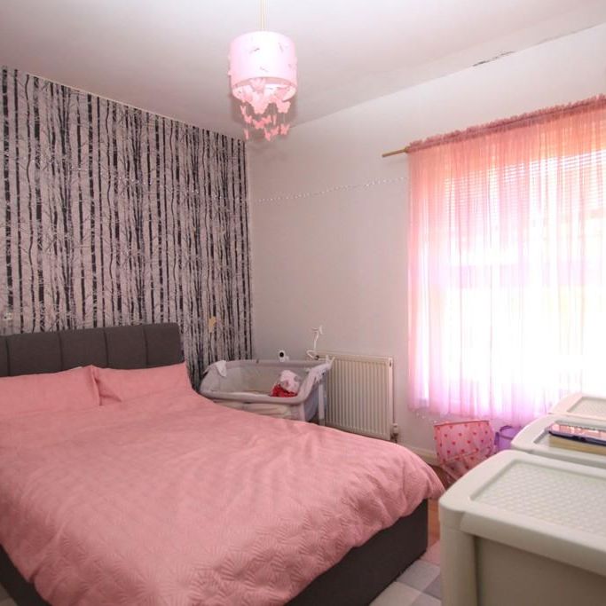 2 bedroom end of terrace house to rent - Photo 1
