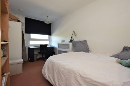 Flat to rent - John Ruskin Street, London, SE5 - Photo 3