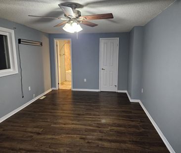 For Lease - 23 Ferguson Drive, Barrie, Ontario - Photo 2