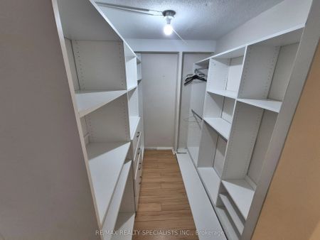 270 Palmdale Drive #305 - Photo 4