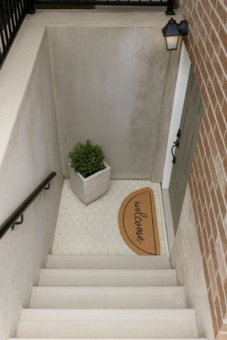 For Lease - 4 Brenscombe Road, Brampton, Ontario - Photo 2