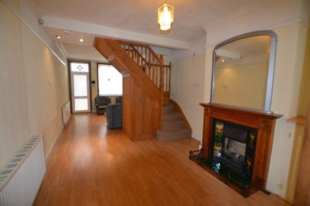 3 bedroom terraced house to rent - Photo 2