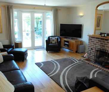 4 bedroom detached house to rent - Photo 4