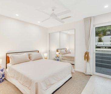 Stunning Architecturally Designed Four Bedroom Villa With Lift - Photo 6
