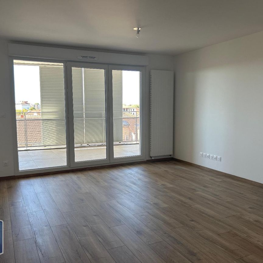 Location Appartement 4 pièces 74m² BOURG EN BRESSE 01000 - Photo 1
