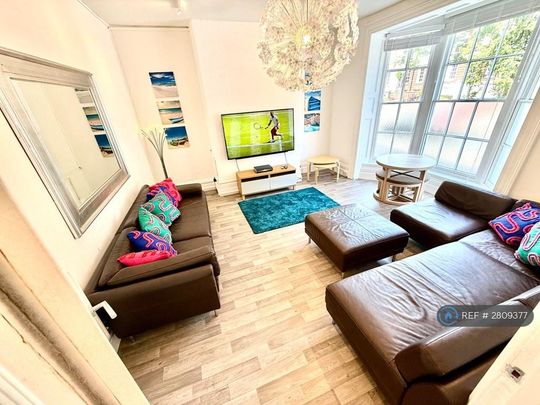 1 bedroom in a house share to rent - Photo 1