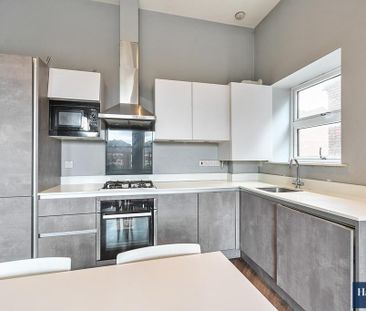 3 bedroom flat to rent - Photo 6