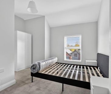 Apt 2, 56 Myrtlefield Park, Belfast, BT9 6NF - Photo 4