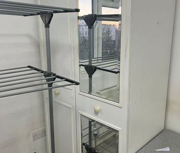 Room in a Shared House, Lodge Road, CR0 - Photo 5