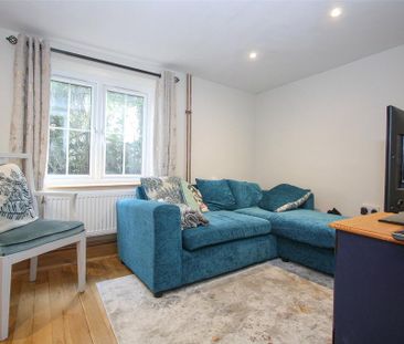 3 bedroom detached house to rent - Photo 2