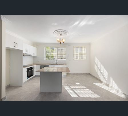 2/13 Macquarie Terrace, Balmain, NSW 2041 - Photo 1