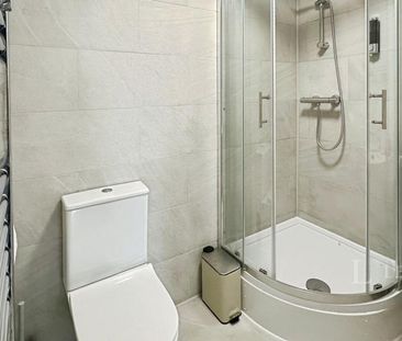 1 bedroom in a house share to rent - Photo 5