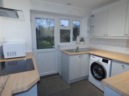 2 bedroom maisonette to rent - Photo 4