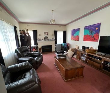 4 Bedroom Home in the heart of Croydon. - Photo 6