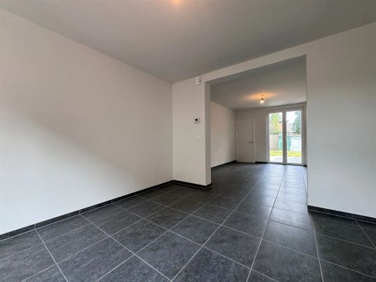 Gunstig gelegen woning met 4 slaapkamers en tuin. - Photo 1