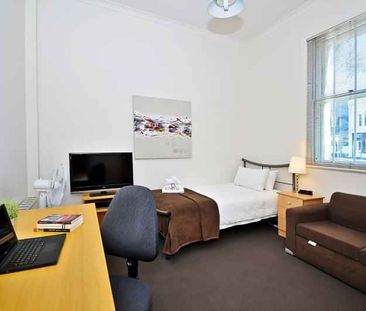 Room 2 (Non Ensuite) - Photo 2