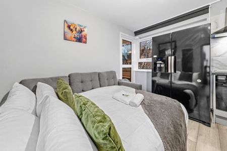 3 Bed Flat, Hind Grove, E14 - Photo 2