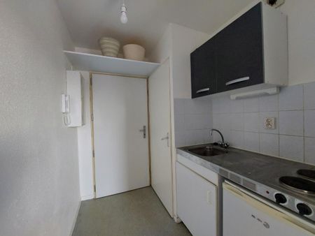 Location Appartement 1 pièce 18m² ROUEN 76000 - Photo 2