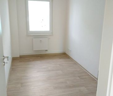 Modernisierte 4-Zimmer-Wohnung mit Balkon im Erdgeschoss - Photo 6