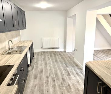 2 bedroom maisonette to rent - Photo 6