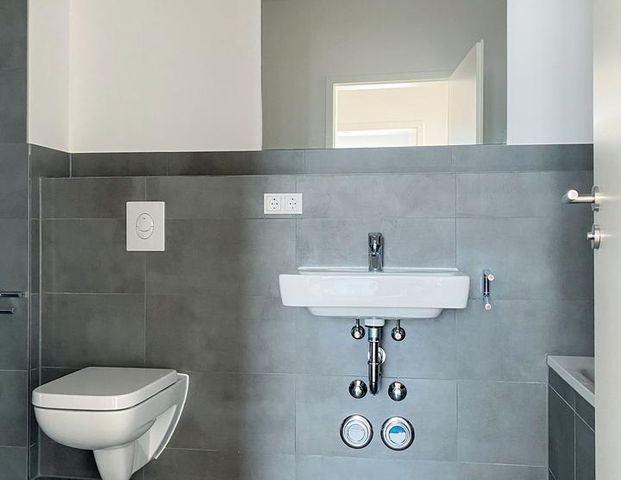 Erstbezug: Moderne 2-Raum-Wohnung im Zentrum-West - Photo 1