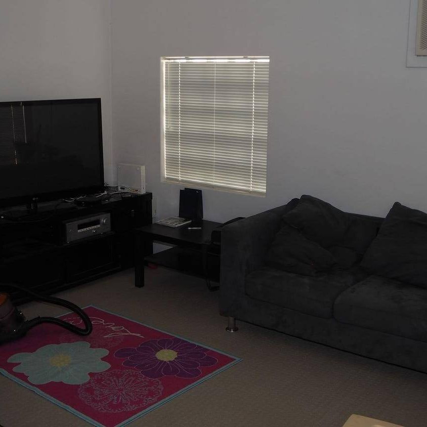 Private Burswood Villa Living - Photo 1