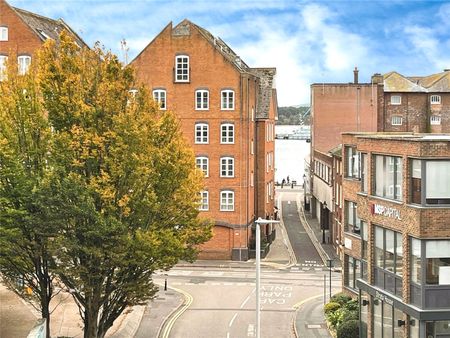 2 bedroom apartment to rent High Street, Poole, Dorset, BH15 - Photo 3