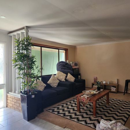 Ingleburn - Photo 3