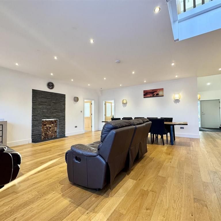 4 bedroom detached house to rent - Photo 1