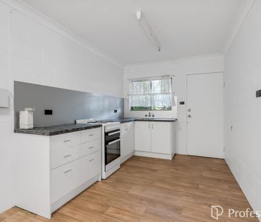 Large Format Edge Hill Apartment - Photo 2