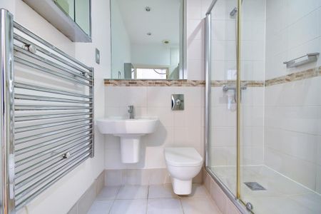 3 bedroom apartment to rent - Photo 4