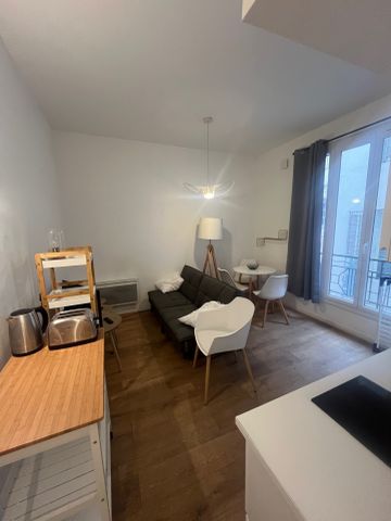 Location Appartement 2 pièces 35m² MARSEILLE 1er - Photo 2