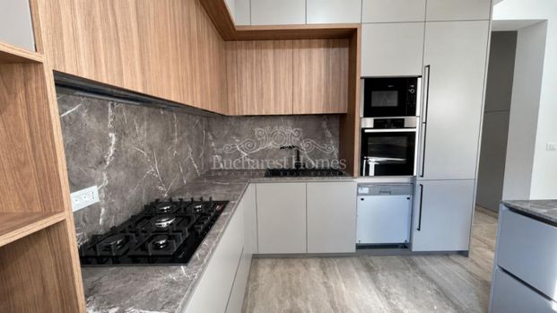 Completely Renovated Six-Bedroom Bauhaus Villa - Primaverii - Photo 1