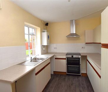 3 bedroom semi-detached house to rent - Photo 6