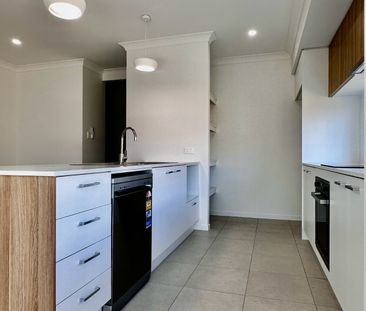 BRAND-NEW 4-BEDROOM FAMILY HOME – AVAILABLE NOW - Photo 6