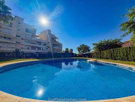 Alquiler de piso en Calle Bahía, 15 - Photo 3