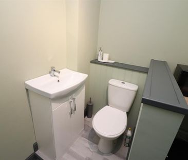 2 bedroom House To Let - Photo 2