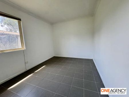 “Affordable 3-Bedroom, 2-Bathroom Flat in a Convenient Location.” - Photo 5