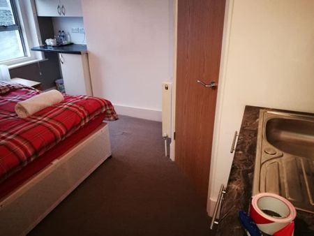 Studio to rent - Photo 3