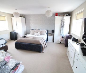 4 bedroom detached house to rent - Photo 6