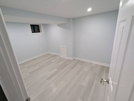 For Lease - 90 Oakvale Avenue Unit# Lower, Toronto, Ontario - Photo 5