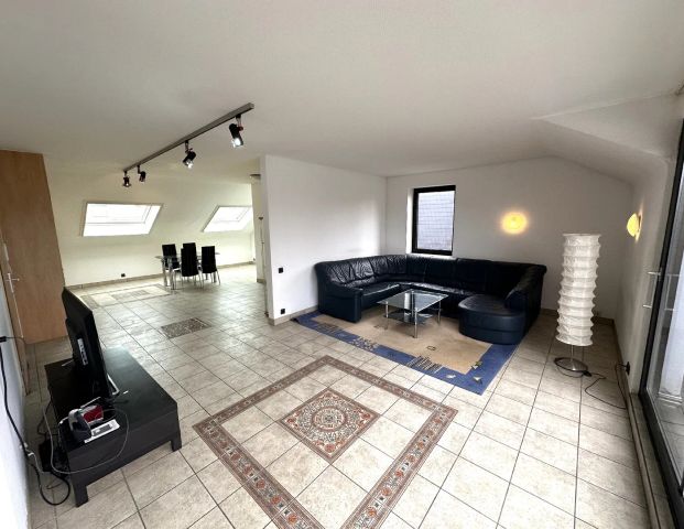 Düsseldorf-Lichtenbroich: 2,5-Zimmer-Maisonette-Wohnung mit 2 Balkonen und Einbauküche! - Foto 1