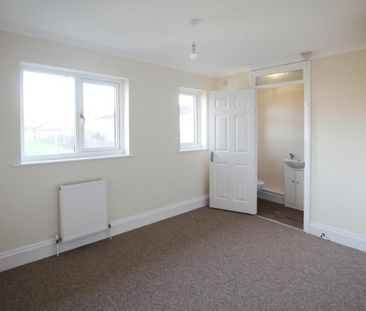 5 bedroom semi-detached house to rent - Photo 4