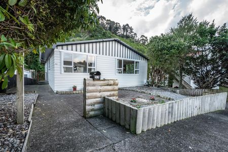 52 Kiwi Crescent, Tawa - Photo 5