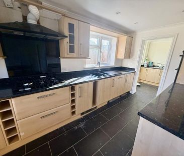 4 bedroom property to rent - Photo 6