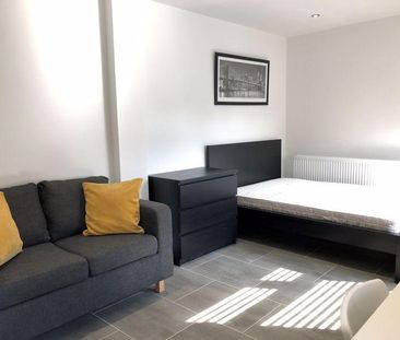 1 bedroom in a house share to rent - Photo 4